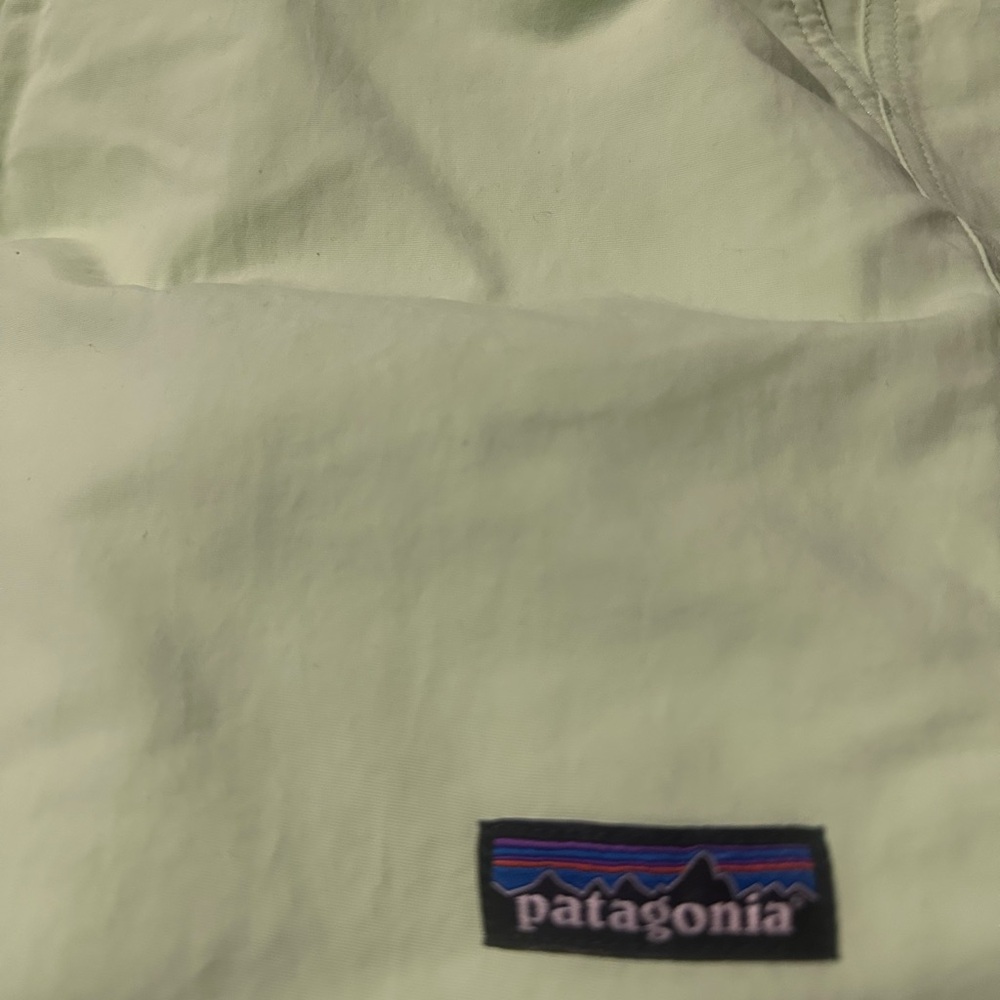 NWT! Patagonia Women's 5” Baggies Shorts Large Salamander Green - Picture 9 of 10